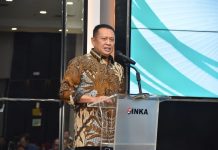 Bamsoet Tinjau Produksi Bus Listrik PT INKA