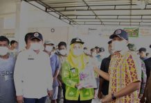 Cuaca Ekstrim, Bupati Sergai Bagikan Bantuan Beras