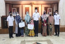 Baznas Jakut Sampaikan Bantuan bagi Keluarga Terdampak Covid-19