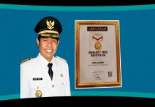 Bupati Lebong Terima Penghargaan ‘Sahabat Pers Indonesia’ dari SMSI