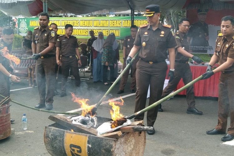 Barbuk 75 Perkara Dimusnahkan Kejari Tanah Bumbu