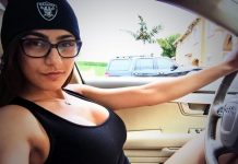 Pegulat WWE Ajak Eks Bintang Porno Duel di Ring
