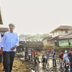 Presiden Jokowi meninjau proyek padat karya tunai di Batumerah Kecamatan Sirimau Kota Ambon, Rabu 142