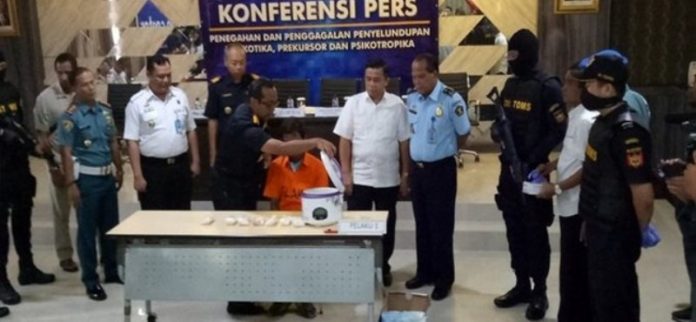 Sabu-Sabu Disimpan di Penanak Nasi