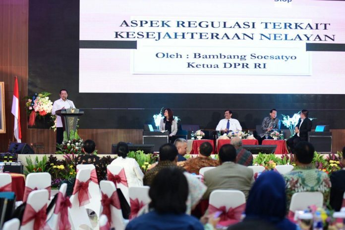 891-seminar_nasional_“kebijakan_dan_koordinasi_bidang_maritim_untuk_kesejahteraan_nelayan”