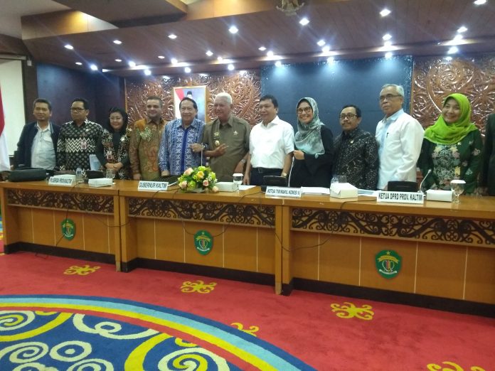 Gubernur Kaltim menerima kunjungan Komisi II DPR RI, Kamis di Ruang Ruhui Rahayu, Kantor Gubernur Kalimantan Timur, Samarinda.