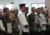 Melalui PTSL, Jokowi Serahkan Sertipikat Tanah Wakaf di Jawa Barat