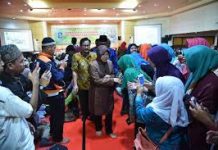 Kumpulkan Guru Agama, Risma: Tanamkan Cinta Tanah air Pada Anak Didik