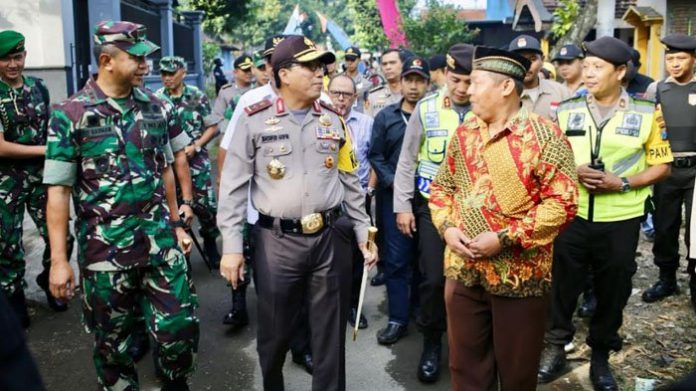Kapolda Jatim bersama Pangdam Brawijaya