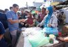 Kampanye di Pasar Sendiko Semarang, Sandiaga Temukan “Tempe Sachet”
