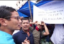 Sandi Tersenyum Lebar, Ada Poster Ini di Pasar Pagi Kota Pinang
