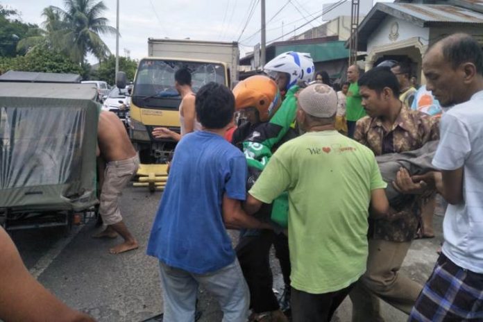 Mobil-Boks-Tabrak-Gojek-Tebingtinggi