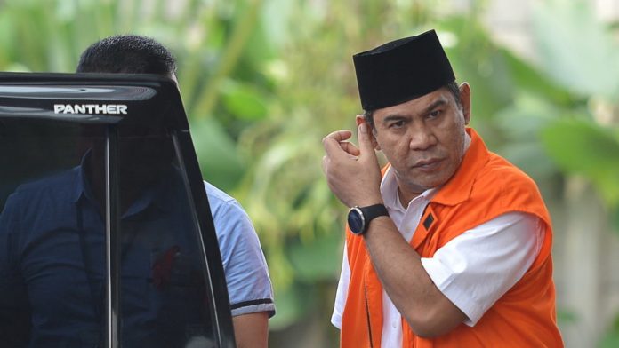 pemeriksaan-bupati-hulu-sungai-tengah-200218-wpa_ratio-16x9