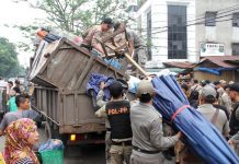 Penertiban PKL di Medan, Pedagang Coba Tusuk Personil Satpol PP