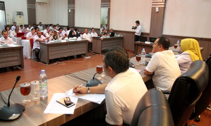 Kepala BKD dan PSDM Kota Medan, Muslim Harahap memimpin rapat sistem E-Formasi
