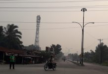 Kabut Asap Terjang Labuhanbatu, Pengendara Mobil Nyalakan Lampu
