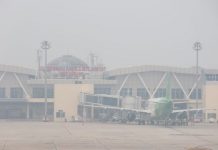 Kemenhub Minta Masyarakat Bersabar soal Kabut Asap Ganggu Penerbangan Bandara Udara di Pekanbaru, Riau Tertutup Kabut Asap