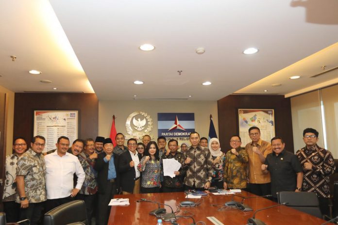 Ketua Fraksi Demokrat DPR Edhie Baskoro Yudhoyono bersama Anggotanya Menyatakan Dukungan Pembuatan Pansus Jiwasraya