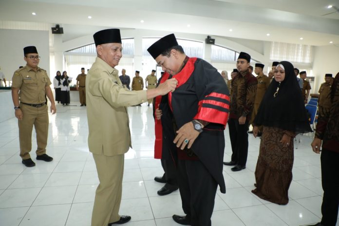 Bupati Asahan Lantik Dewan Hakim Festival Nasyid Bupati Asahan Lantik Dewan Hakim Festival Nasyid