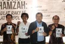 Momentum Perpisahan dengan PKS. Fahri Hamzah Luncurkan ‘Buku Putih’ Fahri Hamzah bersama Akbar Faizal, Mujahid A Latief dan Margarito Kamis dalam peluncuran Buku Putih