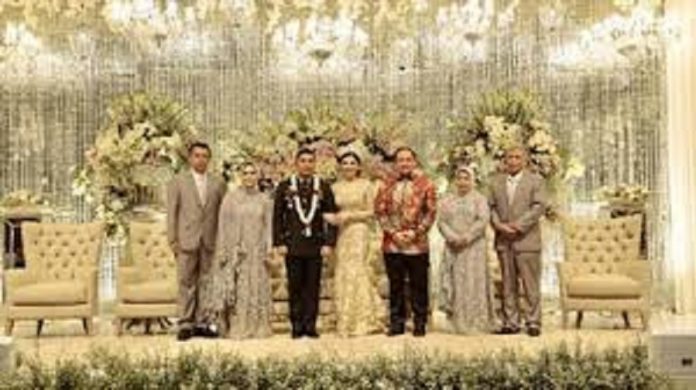 Komjen Gatot Eddy Menghadiri Pesta Pernikahan Kompl Fahrul Sudiana