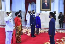 Jokowi Lantik KSAL dan KSAU Secara Bersamaan di Istana Negara