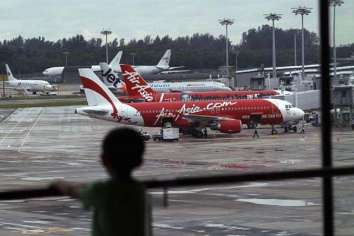 Pesawat AirAsia Diparkiran Bandara Soekarno Hatta