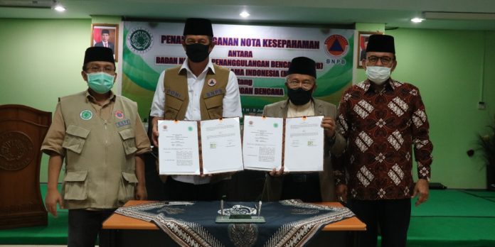 BPNB-MUI Tanda Tangani Kesepakatan Libatkan Ulama dalam Penanggulanagan Corona BPNB-MUI Tanda Tangani Kesepakatan Libatkan Ulama dalam Penanggulanagan Corona