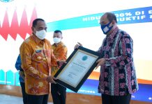 Gubsu Serahkan Penghargaan P4GN Ke Walikota Tebing Tinggi
