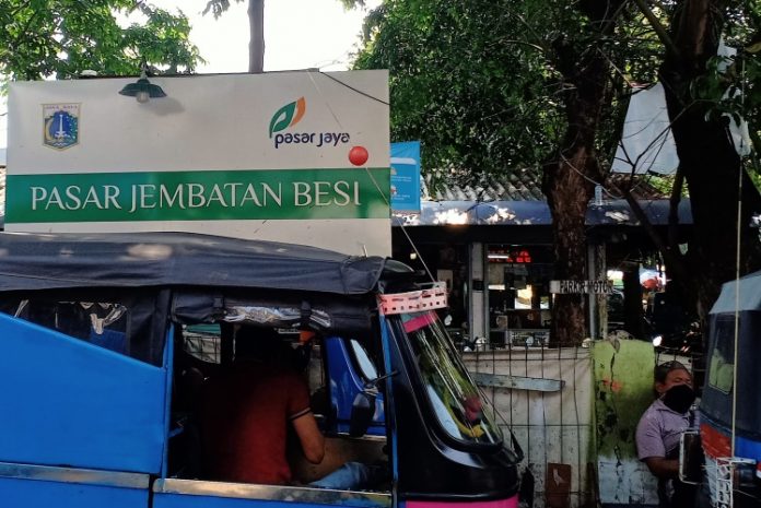 Pasar-Jembatan-Besi-Jakbar