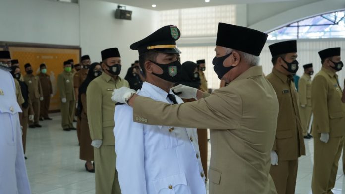 Bupati Surya Lantik Camat dan Pejabat Pengawasan Asahan Bupati Surya Lantik Camat dan Pejabat Pengawasan Asahan