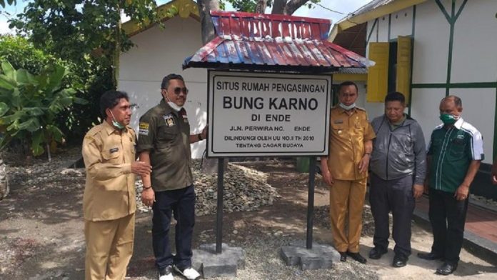 Jaziul Fawaid bersama pejabat NTT Singgahi Situs Bersejarah Bung Karno