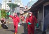Lingkungan RW 04 Senen Disemprot Disinfektan