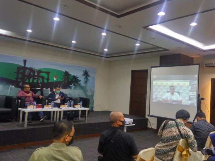 Mensos Juliari Batubara bersama Anggota Komisi VIII DPR Iskan Qolba Lubis dalam Diskusi Dialektika Demokrasi bertema Bantuan Sosial Sudahkah Tepat Sasaran