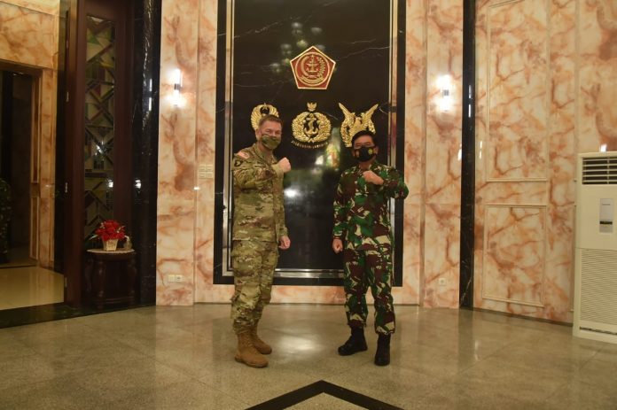 Panglima TNI Marsekal Hadi Tjahjanto Bersama KSAD AS General James C. McConville