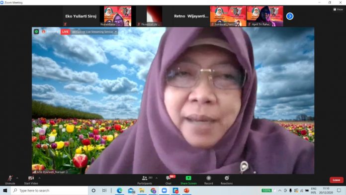 Anis Byarwati dalam diskusi Webinar soal Ketahanan Keluarga