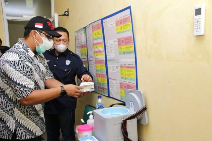 Bamsoet Pantau Simulasi Vaksinasi Covid-19 di Puskesmas Makkasau