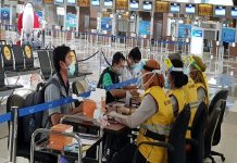 Jokowi Harus Evaluasi Pihak Berikan Izin WNA Masuk ke Indonesia WNA Masuk ke Indonesia di Data oleh Petugas di Bandara