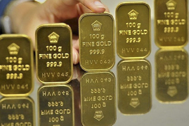 Anjlok Lagi, Cek Daftar Harga Emas Antam Hari Ini | Pontas