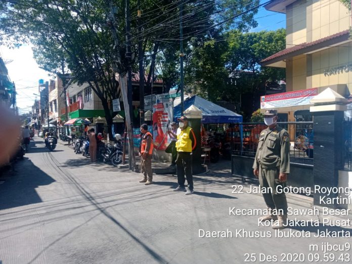 Satpol PP Kelurahan Kartini Menggelar Operasi Masker Satpol PP Kelurahan Kartini Menggelar Operasi Masker