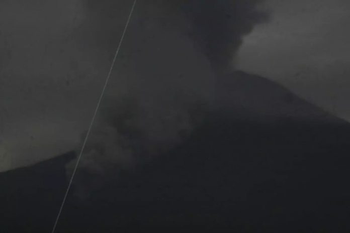 Semeru Erupsi