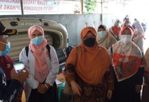 Legislator Semangati Para Korban Para Penyintas Banjir di Pengungsian Ani Byarwati Mendatangi Tempat Pengungsian Korban Banjir di Wilayah Jakarta Timur