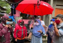 Legislator PKS Apresiasi Kerja Aparat yang Sigap Tangani Banjir Anis Byarwati mengecek kondisi banjir di wilayah Cipinang