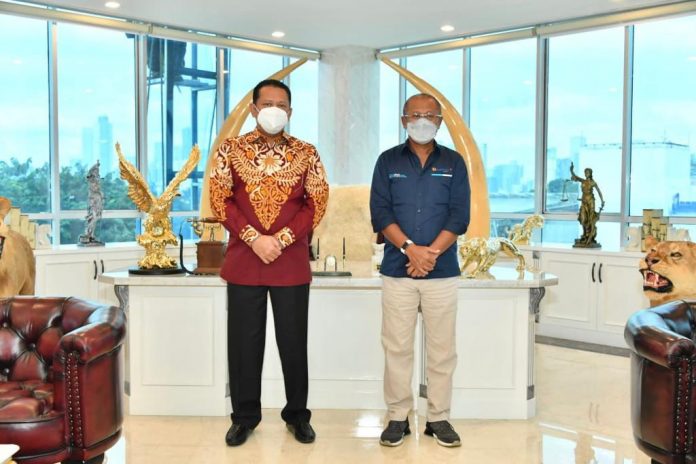 Bambang Soesatyo bersama Direktur PT Bukit Asam Arviyan Arifin
