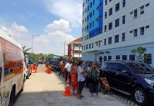Dinas KPKP Jual Sembako Murah di Rusun Pesakih Jakarta barat
