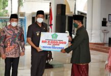 Gus Muhdlor Beri Penghargaan Penghafal Al Qur’an dan Qori Sidoarjo