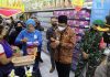 Antisipasi Makanan Kadaluarsa, Bupati Sidoarjo Sidak Supermarket