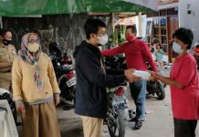 ASN Bersama Pengurus RW di Tanah Abang Berbagi Kasih Ramadan Pada Kaum Duafa