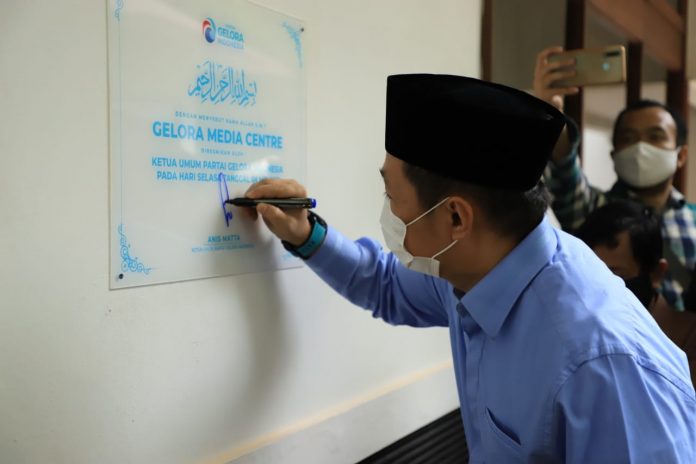 Anis Matta Resmikan Media Center Gelora