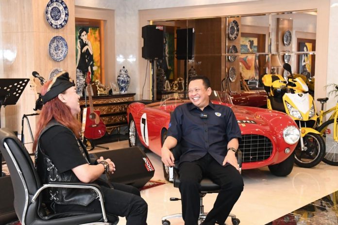 Bambang Soesatyo bersama Jacklyn Choppers